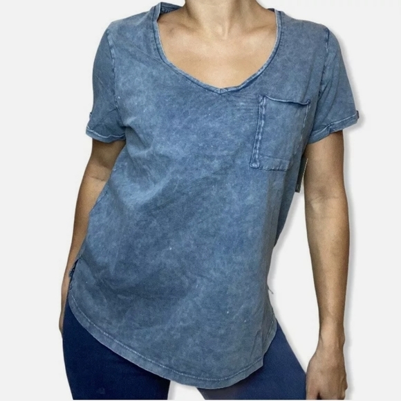 Falls Creek Distressed Blue Short Sleeve Size M - Picture 2 of 9